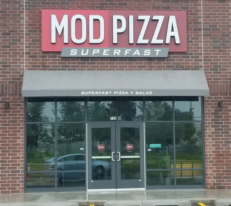 mod pizza sign, restaurant signage, QSR sign company, multi-location brand signage