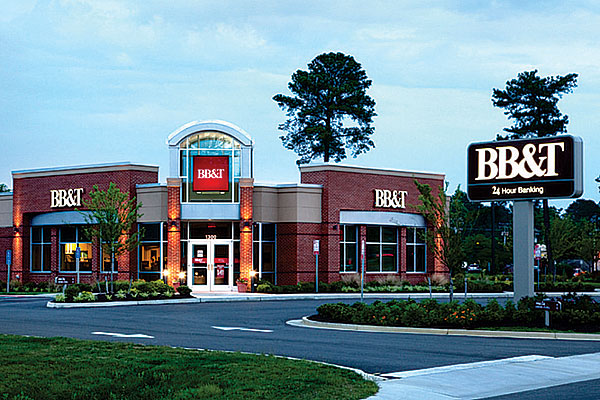 BB&T signage, bank signage, financial intuition branding, channel letters on bank